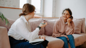 Read more about the article 6 Ways To Communicate With Your Teen | Teen Therapy